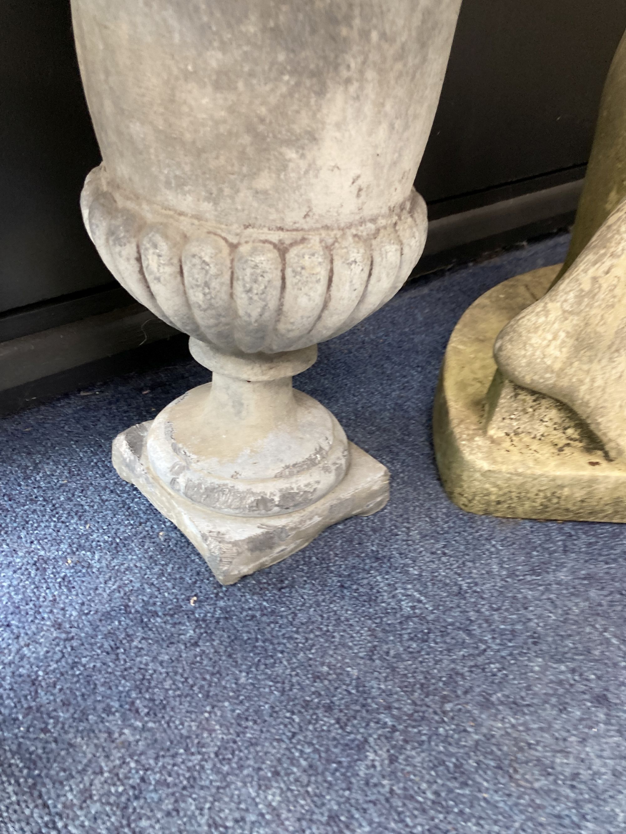 A pair of lead campana garden urns, 28cm diameter, height 36cm